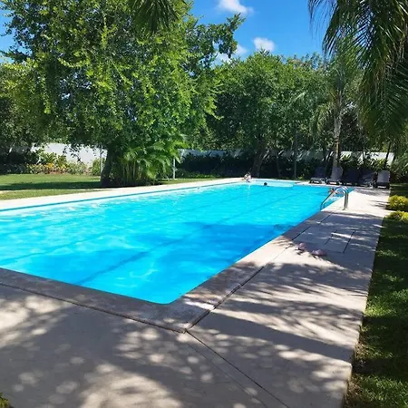 Casa-Piscina-3Hab-Bano Privado-Wifi 50 Mbps-Tina Villa